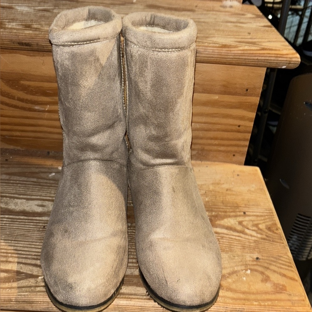Tan /Beige Cotton Lined Boots